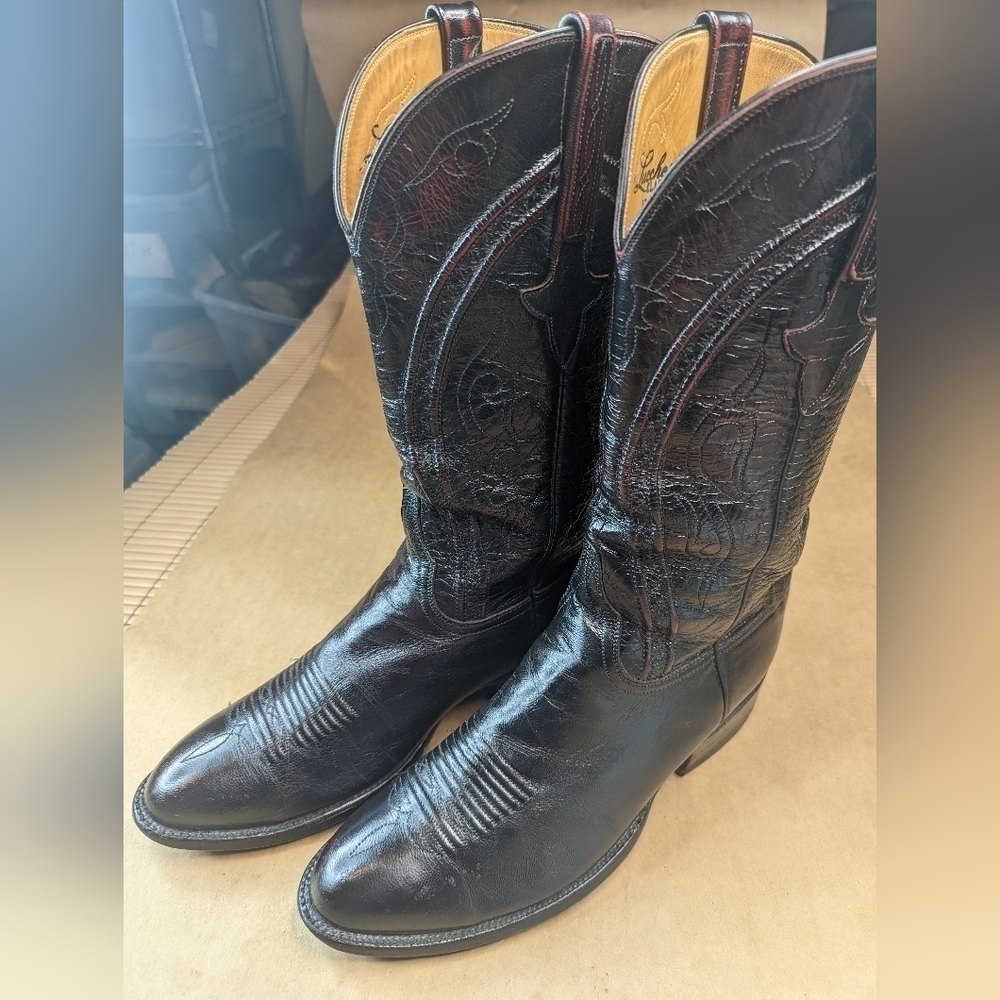 Lucchese Classics "Hugo" men's sz 9EEE black cherry/Burgundy brush off goat leat